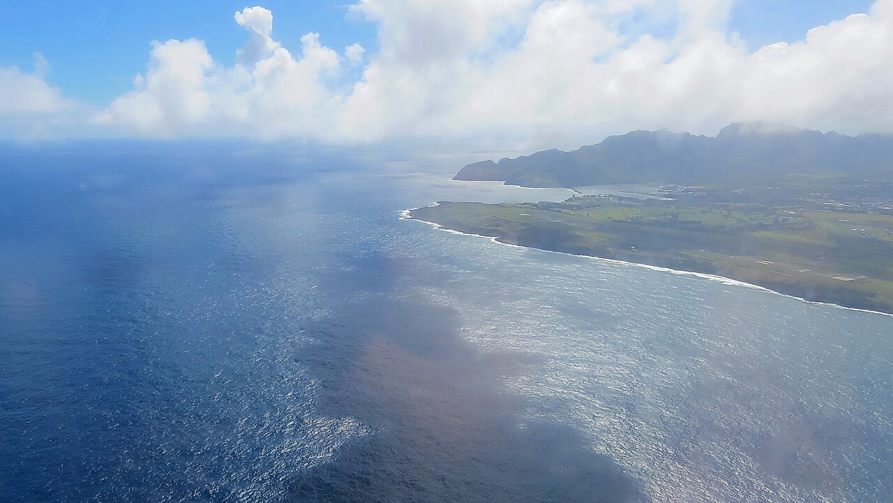 Flight from Kauai to Oahu. Kauai Coastline (503254) (17042247858)